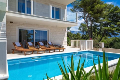 Pool view, Swimming pool, sunbed