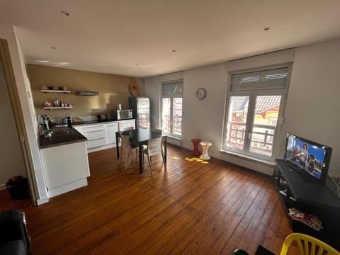 Living room, Dining area