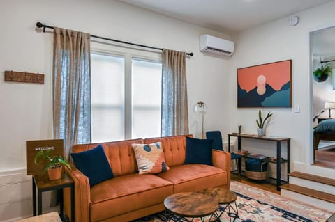 Cozy Love Nest 1BR - minutes to Downtown Asheville House in Woodfin