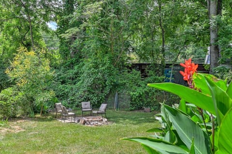 Cozy Love Nest 1BR - minutes to Downtown Asheville House in Woodfin