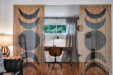 Wellington Cottage 2BR Modern Boho House in Woodfin