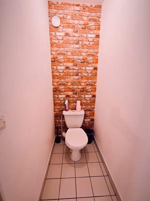 Mini-studio avec kitchenette OU chambre confort avec frigo et TV - Parking en option sur résa ! Apartment in Île-de-France