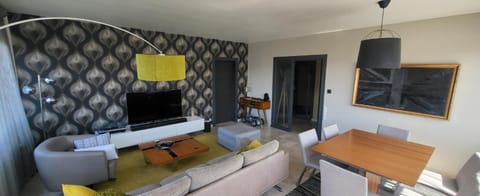 Communal lounge/ TV room, Living room