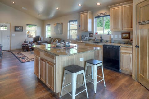 Pine River Cabin 2 BR Bayfield Cabin in La Plata County