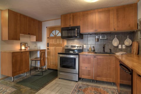 1 BR Angelhaus 109 House in Purgatory