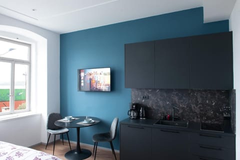 Dining area, kitchen