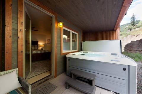 Alpenglow 8 House in Purgatory