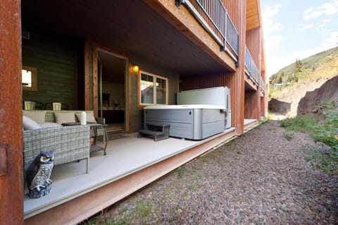 Alpenglow 8 House in Purgatory