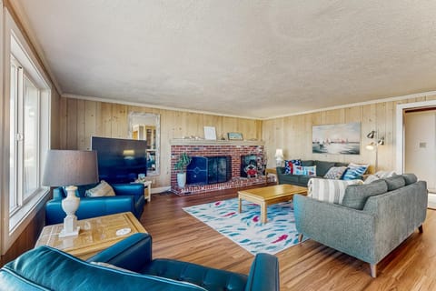 Valhalla House in Rockaway Beach