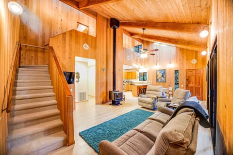 Redwood Retreat House in Gualala