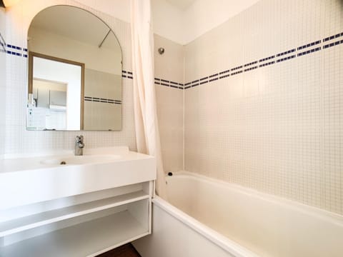 Appartement spacieux ski aux pieds avec balcon pour 6 personnes - FR-1-502-289 Apartment in Tignes