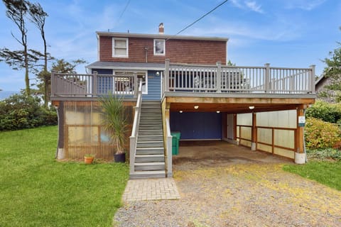 McKinnon's Beach House House in Rockaway Beach