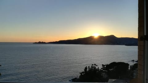 Nearby landmark, Day, Natural landscape, Sea view, Sunrise, Sunset