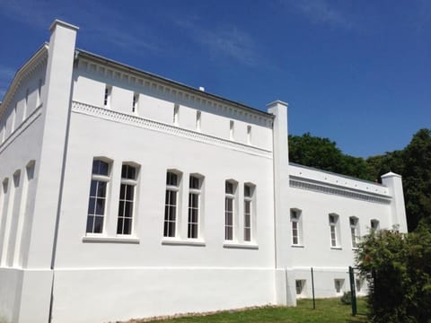 Gutshaus Hinrichsberg Parkblick Apartment in Mecklenburgische Seenplatte