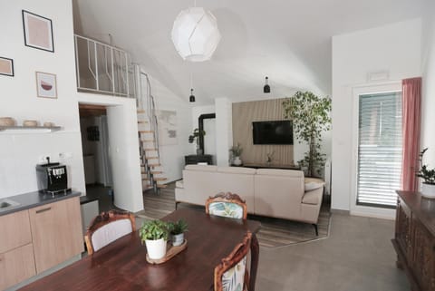 Living room, Dining area