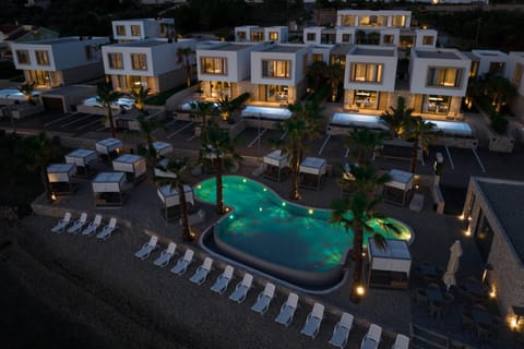 Property building, Beach, Swimming pool