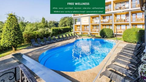 Property building, Natural landscape, Garden, Garden view, Pool view, Swimming pool, sunbed