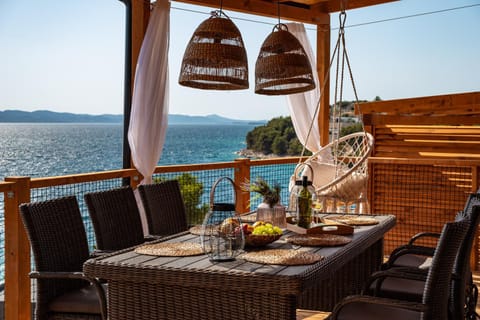 Balcony/Terrace, Food and drinks, Sea view