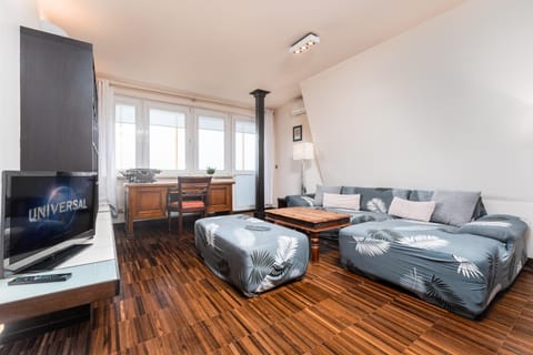 Communal lounge/ TV room, TV and multimedia, Photo of the whole room