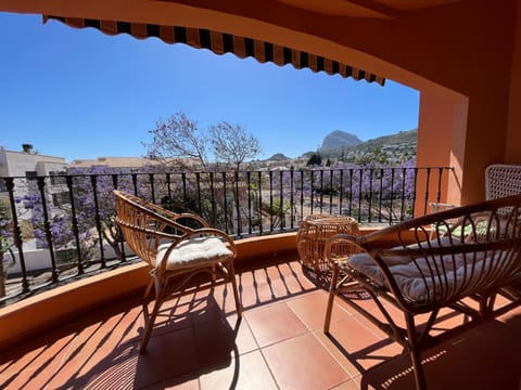 Balcony/Terrace, Mountain view