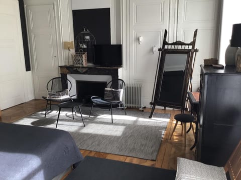 Une nuit au second Chambre d hôtes Bed and Breakfast in Lyon