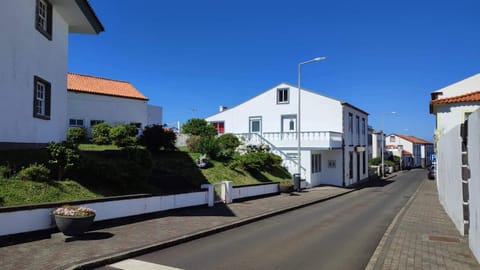 Property building, Street view, Location
