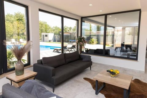 relax and more house with pool Villa in Federation of Bosnia and Herzegovina