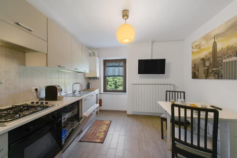 Property building, Kitchen or kitchenette, Living room