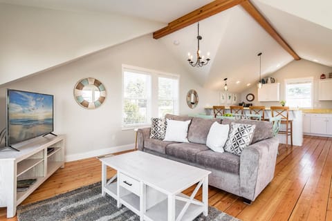 Seas Life House in Roads End