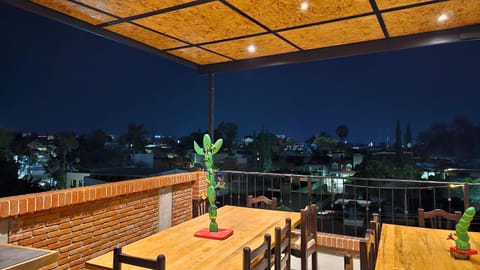 Night, BBQ facilities, View (from property/room), Balcony/Terrace, Dining area