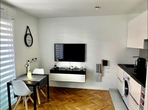 Superbe studio lumineux haut de gamme tout confort Apartment in Drancy