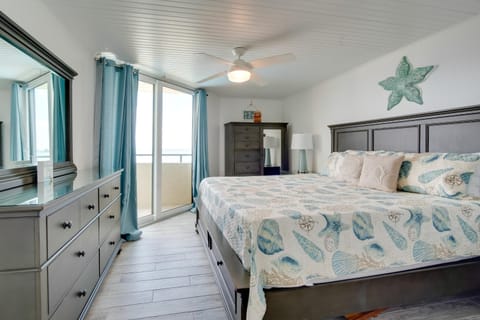 Private Beach Access and Gulf Views Hudson Condo! Apartment in Hudson