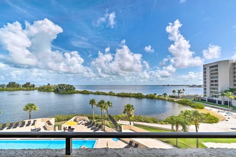 Private Beach Access and Gulf Views Hudson Condo! Apartment in Hudson