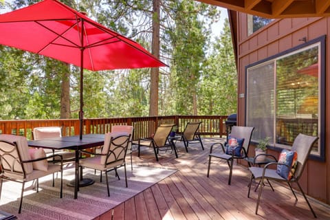 Furnished Deck High Sierra Cabin in Twain Harte! Cabin in Mi Wuk Village