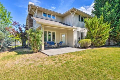 Charming Medford Getaway about 4 Miles to Downtown! House in Medford