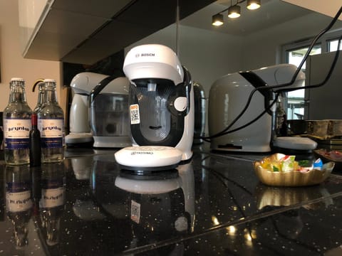 Coffee/tea facilities, Kitchen or kitchenette