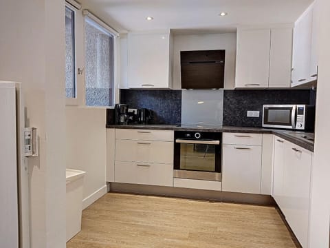 Appartement duplex au centre, ski aux pieds, rénové et spacieux - FR-1-518-95 Apartment in Val dIsere