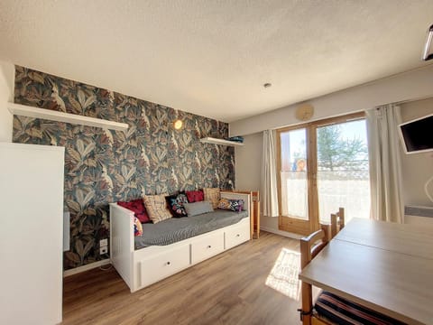 Studio rénové 4 pers, balcon sud, proche pistes - FR-1-275-138 Apartment in Montvalezan