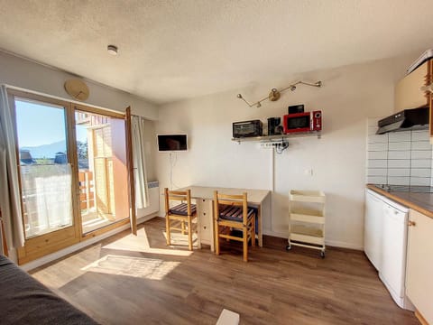 Studio rénové 4 pers, balcon sud, proche pistes - FR-1-275-138 Apartment in Montvalezan