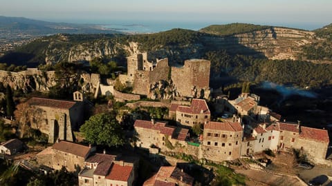 EVEN Bistrot Bed and Breakfast in Le Beausset