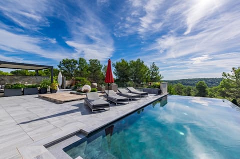 Balcony/Terrace, Swimming pool