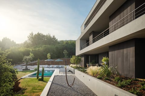 Property building, Swimming pool