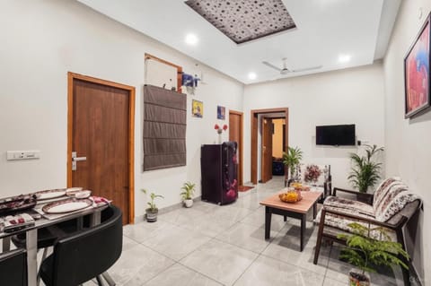 TV and multimedia, Living room, Dining area