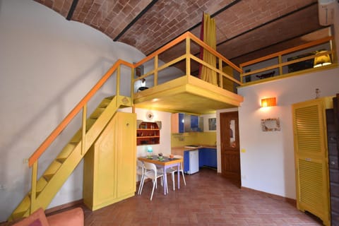 Kitchen or kitchenette, Living room, kitchen