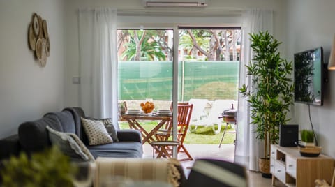 Living room, Garden view