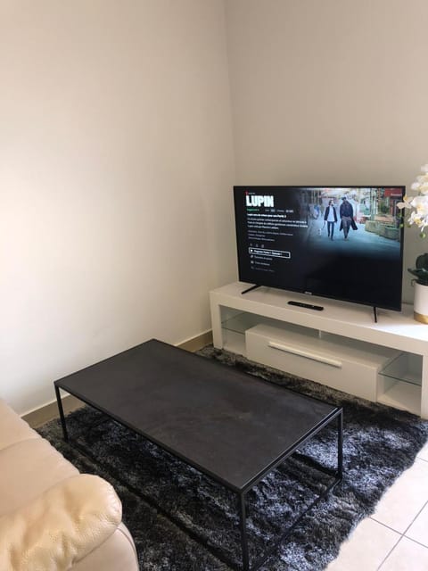 Apparemment 003 Apartment in Île-de-France