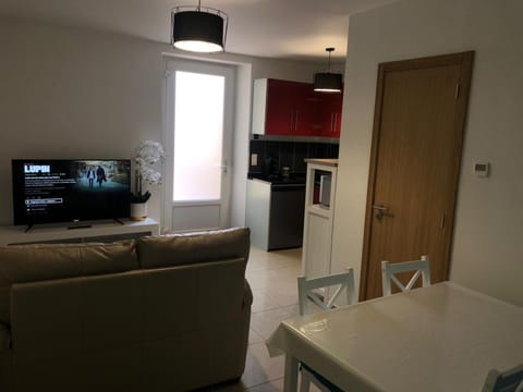 Apparemment 003 Apartment in Île-de-France