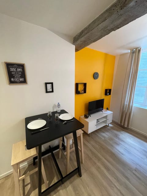 Beau studio centre ville Apartment in Moulins