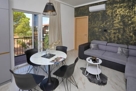 Luxury Apartments Monika near the sea with private parking Apartment in Šibenik-Knin County, Croatia