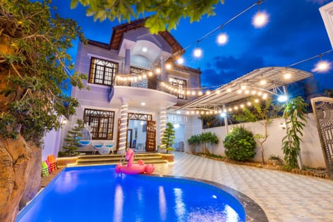 Property building, Pool view, Swimming pool